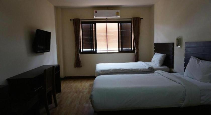 Ponburi Hotel Nan Exterior foto